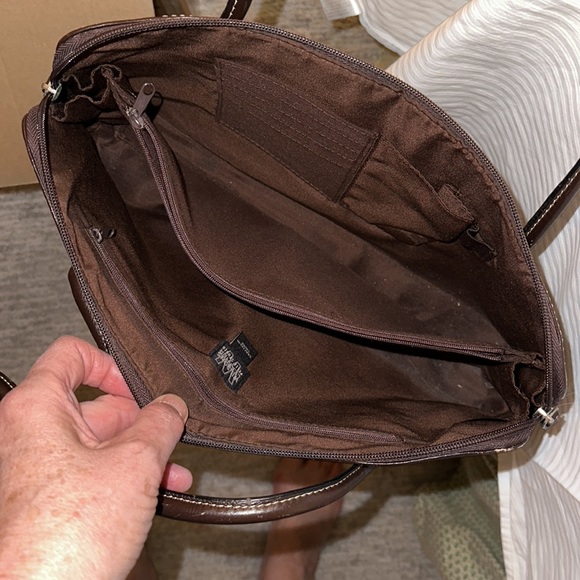 Wilson’s Leather Pelle Studio Leather Handbag - Picture 3 of 10